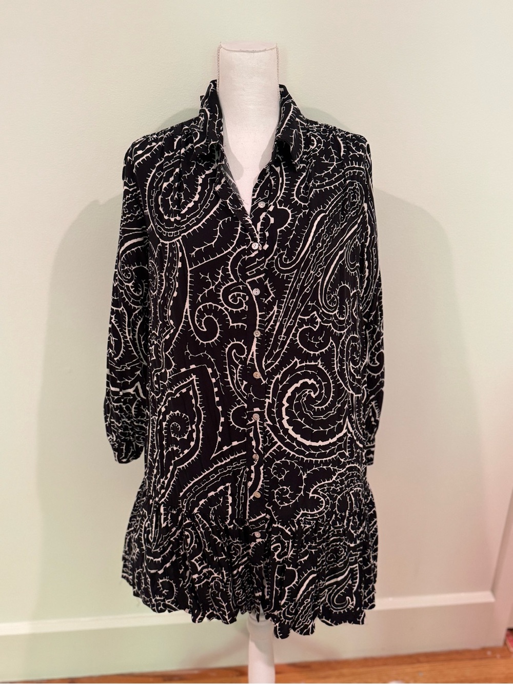 H&M Black and White Paisley Button-Front Tunic